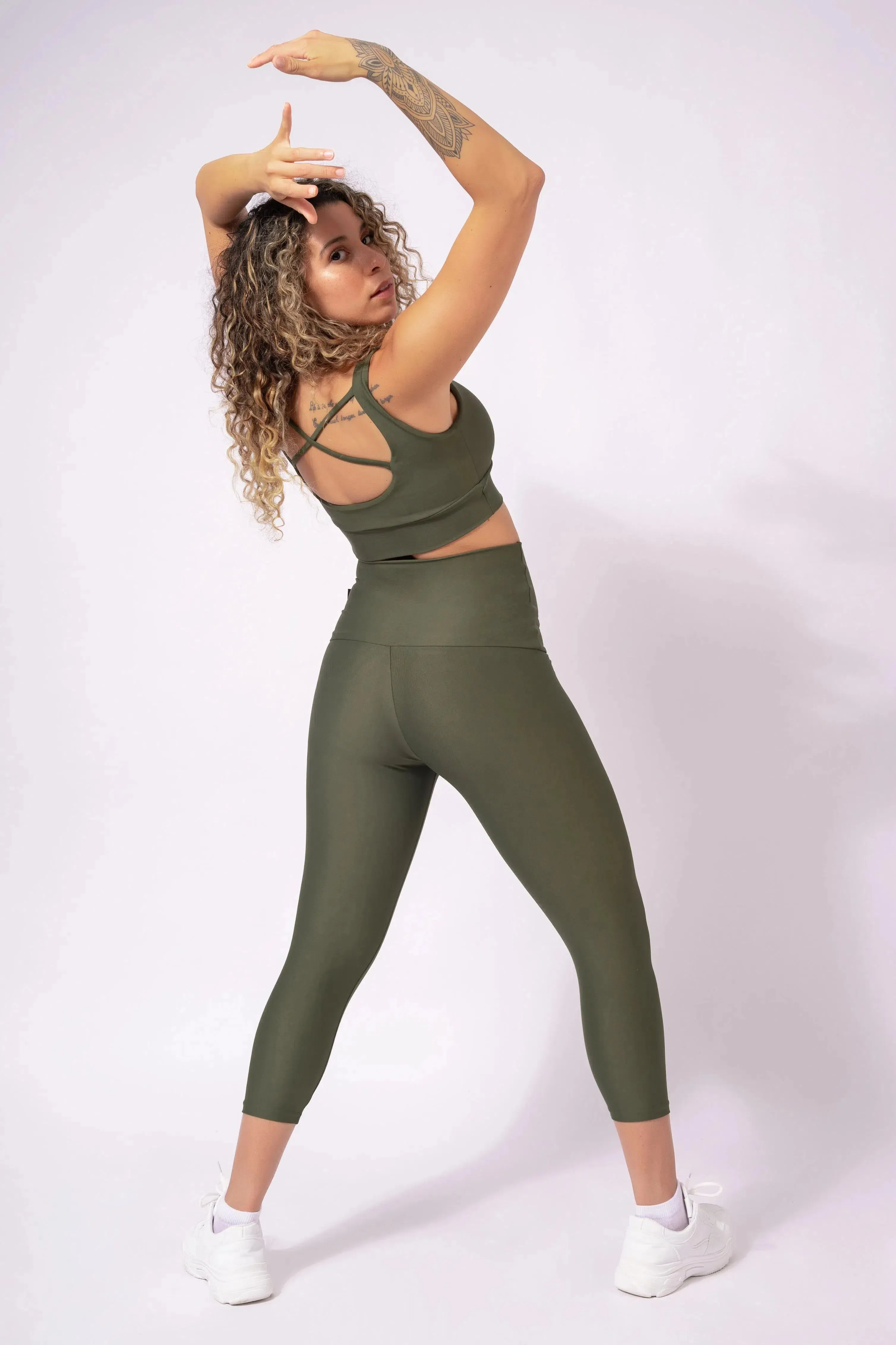 Performance Extra High Waisted Capri Leggings - Dark Khaki