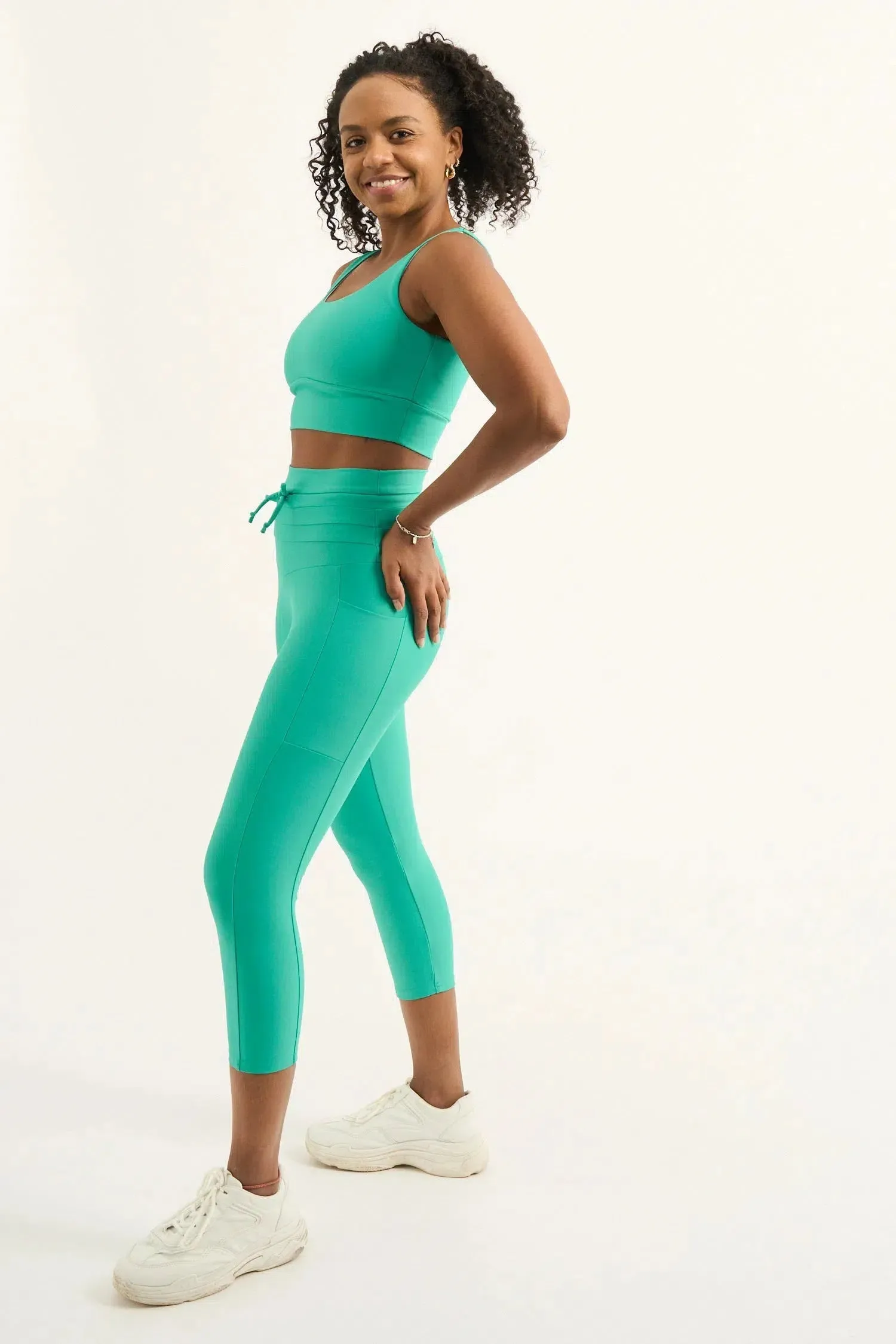 Performance Panel Pocket Drawstring Capri Leggings - Jade