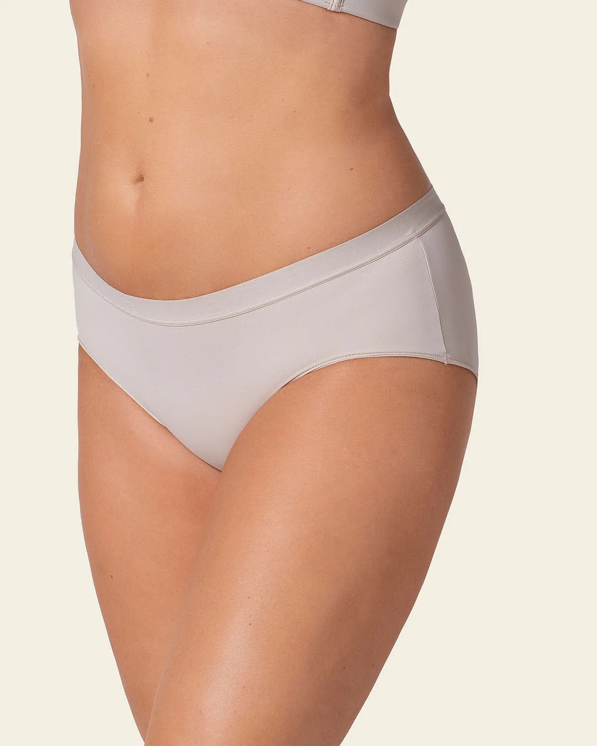 Semi Low-Rise Smooth Hiphugger Panty